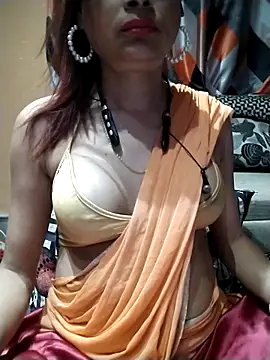 SANA-LEONI online show from November 20, 2025, 3:01 pm