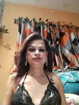 SANA-LEONI online show from March 26, 2026, 2:44 pm