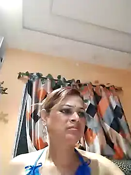 Snapshot of SANA-LEONI chatting on June 18, 2026, 3:38 pm SANA-LEONI online show from June 18, 2026, 3:38 pm
