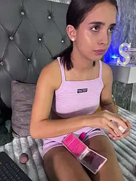 Snapshot of StefanyRousse chatting on June 3, 2026, 8:47 pm StefanyRousse online show from June 3, 2026, 8:47 pm