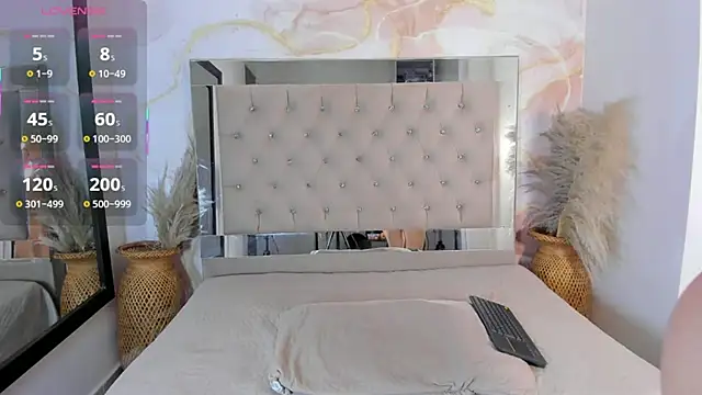 Sara conde online show from September 27, 2025, 7:41 pm