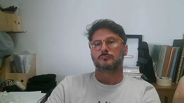Cellino4 online show from July 17, 2026, 4:01 pm