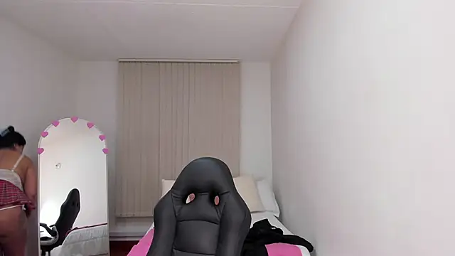  Daniela hot 1 online show from February 23, 2025, 3:24 am