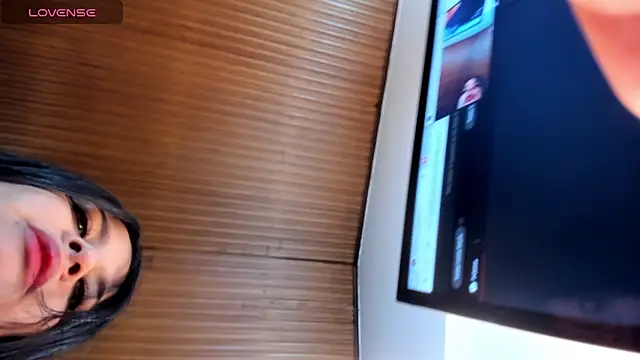  Daniela hot 1 online show from March 5, 2025, 9:27 am