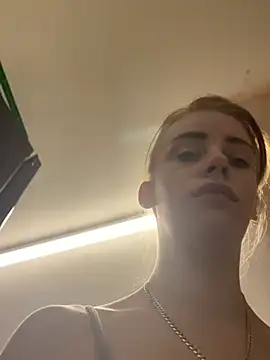 VioletxBlue online show from July 7, 2026, 11:31 pm