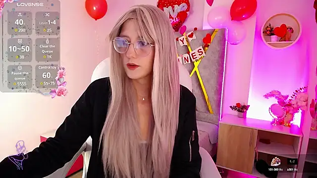 SussanHottye1  online show from February 18, 2025, 9:43 am