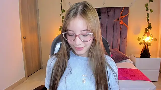 Dahlia Rousse online show from October 14, 2025, 9:37 pm