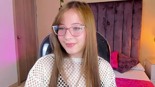 Dahlia Rousse online show from October 28, 2025, 8:55 pm