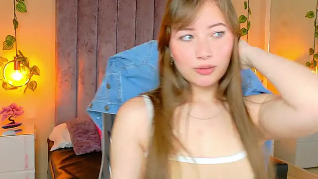 Snapshot of Dahlia_Rousse chatting on May 6, 2026, 6:52 am Dahlia Rousse online show from May 6, 2026, 6:52 am
