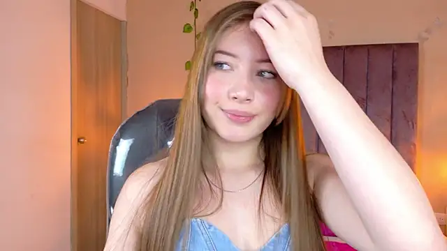 Snapshot of Dahlia_Rousse chatting on June 4, 2026, 6:30 am Dahlia Rousse online show from June 4, 2026, 6:30 am