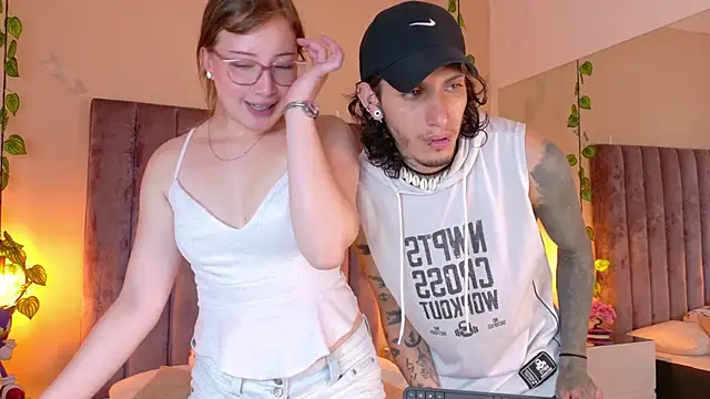Snapshot of Dahlia_Rousse chatting on July 22, 2026, 4:26 am Dahlia Rousse online show from July 22, 2026, 4:26 am