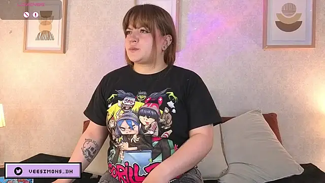 Veronica simons online show from December 14, 2025, 2:00 pm