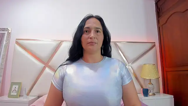 LucineArias online show from January 15, 2025, 8:16 pm