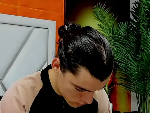 maxi styles online show from February 17, 2026, 12:34 pm