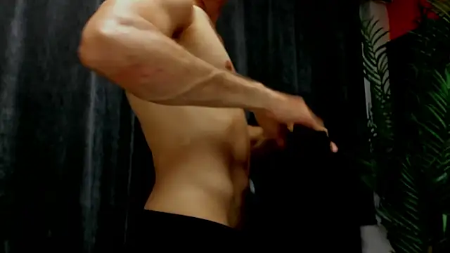 maxi styles online show from March 5, 2026, 11:39 am