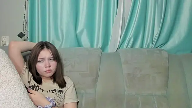 honey love honeyy online show from January 25, 2025, 6:13 pm