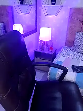 Elise-Leyton online show from February 14, 2025, 6:51 pm