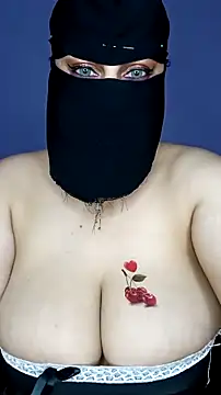 shosho500500 online show from November 4, 2025, 9:58 pm