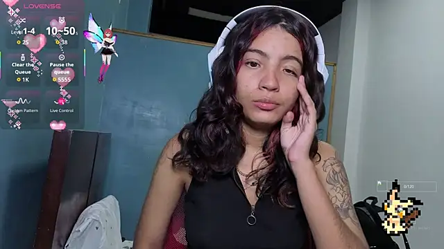 Lovelyamyy online show from October 15, 2025, 5:57 pm