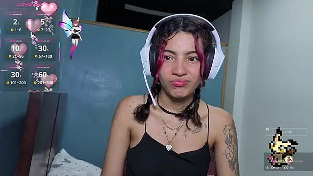 Lovelyamyy online show from October 20, 2025, 4:13 am