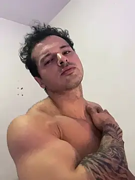 Lucasfit24 online show from February 6, 2025, 11:15 pm