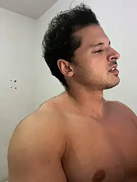 Lucasfit24 online show from February 13, 2025, 11:58 pm