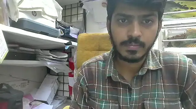 cute modell online show from January 14, 2025, 12:24 pm