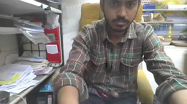 cute modell online show from February 6, 2025, 1:54 pm