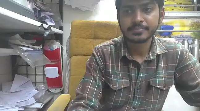 cute modell online show from February 24, 2025, 12:59 pm