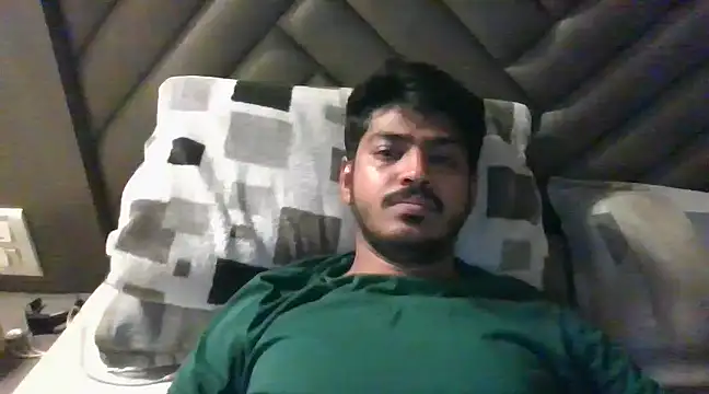 cute modell online show from March 22, 2025, 7:09 pm