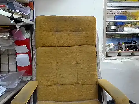 cute modell online show from September 13, 2025, 12:38 pm