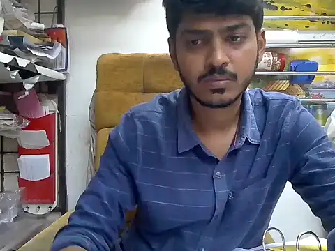 cute modell online show from September 30, 2025, 12:21 pm