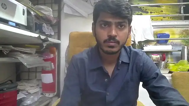 cute modell online show from February 17, 2026, 12:45 pm