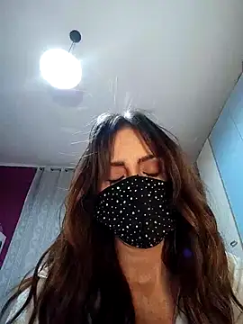 Akemi rossi online show from November 10, 2025, 5:45 pm