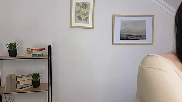 Bonnie White online show from February 9, 2025, 7:16 am