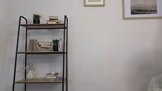 Bonnie White online show from February 17, 2025, 10:07 am