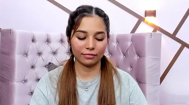 CharlotteGraay online show from January 18, 2025, 2:14 am