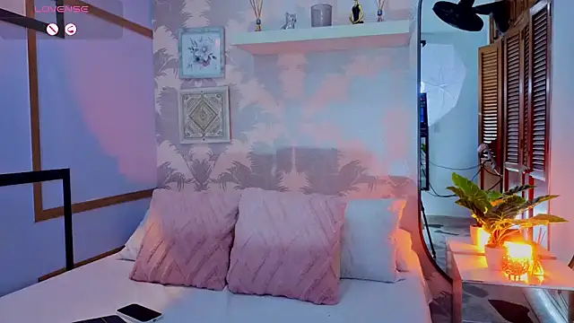 CharlotteGraay online show from March 27, 2026, 7:57 pm