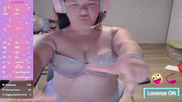 nowitsCynder online show from April 24, 2026, 3:58 pm