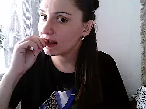 Yuliia30 online show from December 18, 2025, 11:27 am