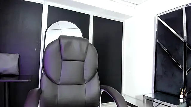 Salmaportman69 online show from September 26, 2025, 3:54 am