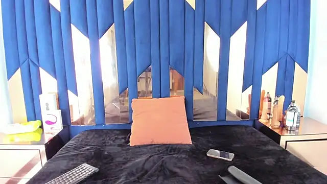 Salmaportman69 online show from December 4, 2025, 5:32 pm