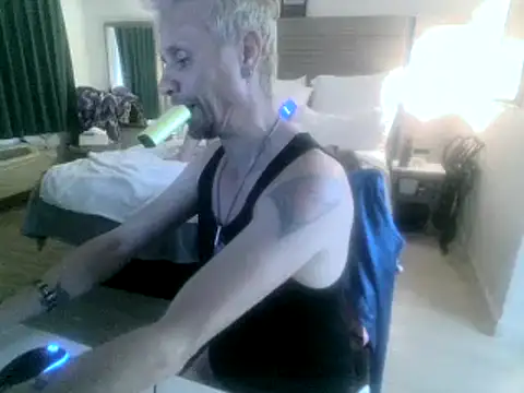 Snapshot of AQuickPhyx chatting on February 3, 2025, 10:00 pm AQuickPhyx online show from February 3, 2025, 10:00 pm