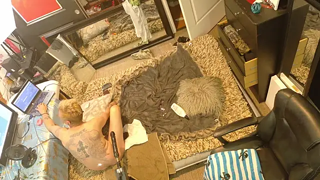 Snapshot of AQuickPhyx chatting on March 16, 2026, 11:53 pm AQuickPhyx online show from March 16, 2026, 11:53 pm