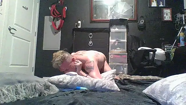 AQuickPhyx online show from April 18, 2026, 6:39 am