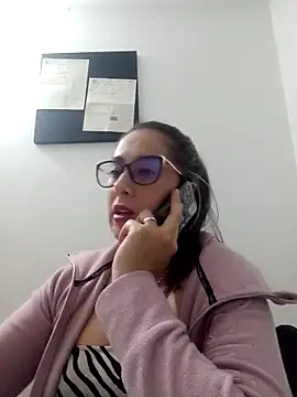 CHARLOTTE 1711 online show from February 6, 2025, 11:15 pm