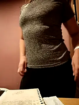 CHARLOTTE 1711 online show from April 13, 2026, 3:23 am