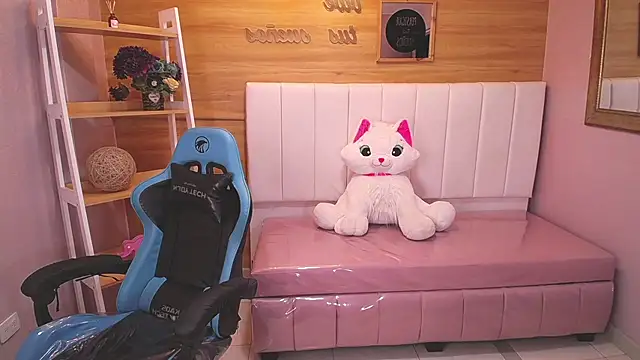 victoria ricci a online show from January 29, 2025, 7:22 pm