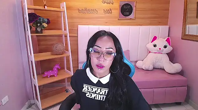 victoria ricci a online show from February 4, 2025, 4:29 pm