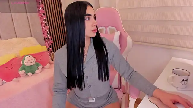 tamy xoo online show from November 4, 2025, 7:24 pm